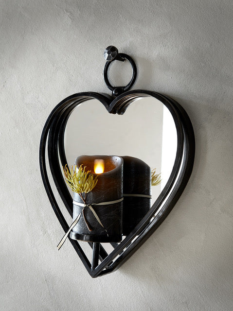 Love väggljusstake
