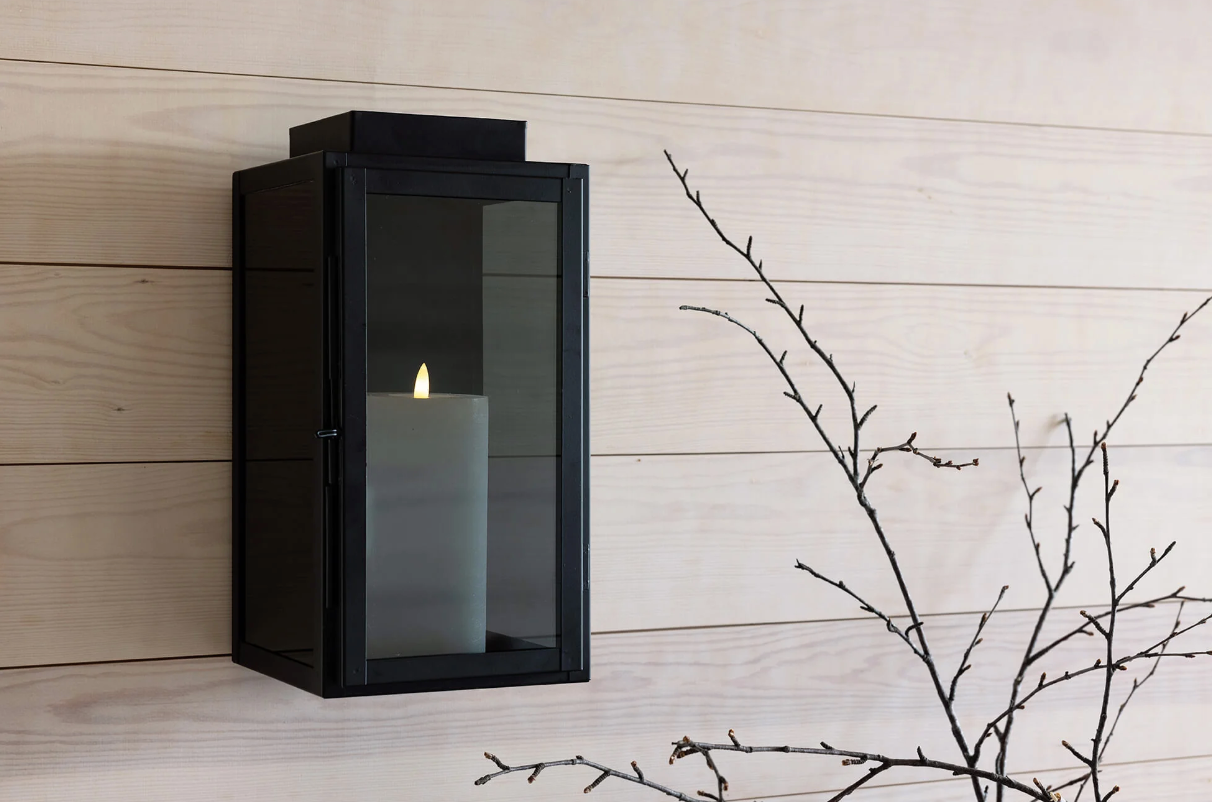 Tokyo vägglykta med färgat glas