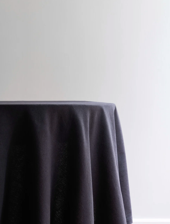 Elma Black bordsduk 150x260 cm