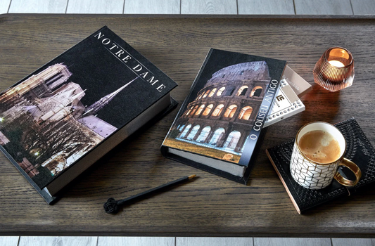 Book Notre Dame och Colosseum 2 st